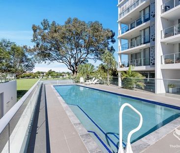 Modern 2-Bedroom Apartment with Spectacular Broadwater Views - Photo 4