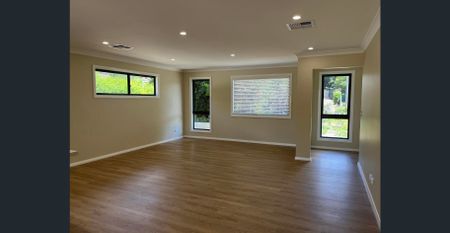 Modern Comfort Close To Town - Photo 2