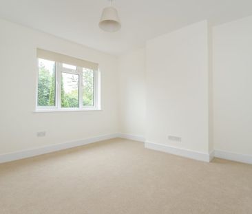 4 bedroom semi-detached house to rent - Photo 4