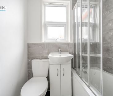 4 bedroom terraced house to rent - Photo 3