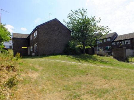 Beckhill Chase, Leeds, West Yorkshire, LS7 2RH - Photo 2