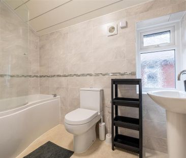 4 bedroom private hall to rent - Photo 5