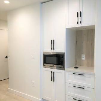 !!!NEW 1BR1den condo, steps to shopping, skytrain, beach park~~~~~~ - Photo 3