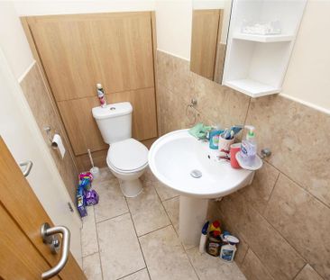 6 bedroom house to rent - Photo 2