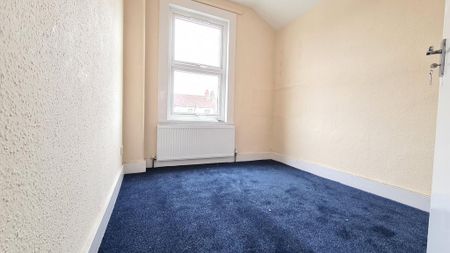 4 bedroom terraced house to rent - Photo 3