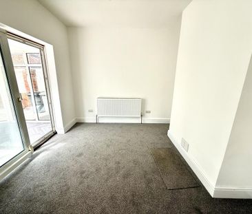 3 bedroom detached bungalow to rent - Photo 3