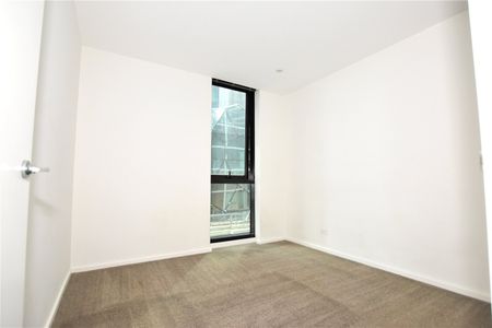1303/618 Lonsdale Street - Photo 2