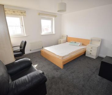 5 bedroom terraced house to rent - Photo 4