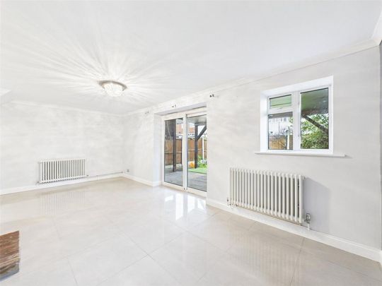 3 bedroom terraced house to rent - Photo 1