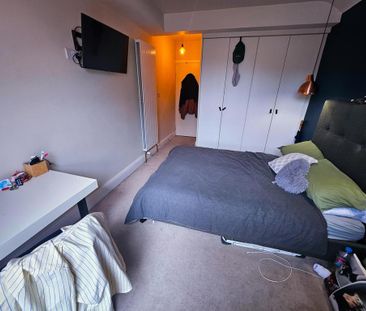 1 bedroom in a house share to rent - Photo 6