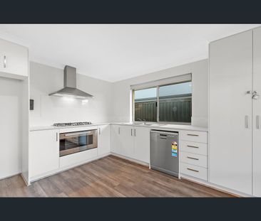 20 Hermosa Way, Madora Bay, WA 6210 - Photo 2