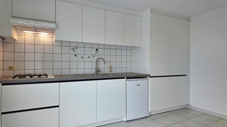 Gezellig en energiezuinig appartement met terras in centrum Eeklo! - Photo 4