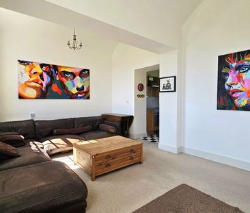 The Crescent, Gloucester - Photo 6