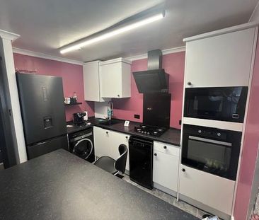 2 bedroom terraced house to rent - Photo 5