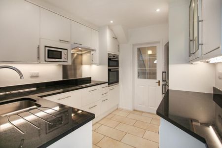 3 bedroom end of terrace house to rent - Photo 5