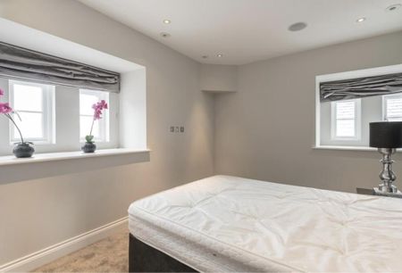 3 bedroom apartment to rent - Photo 4