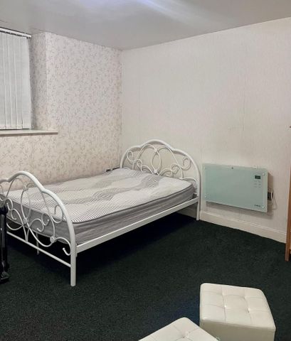 Studio to rent - Photo 3