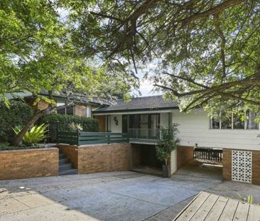 Five Bedroom Home in Sought-After Mount Lofty Location - Photo 6