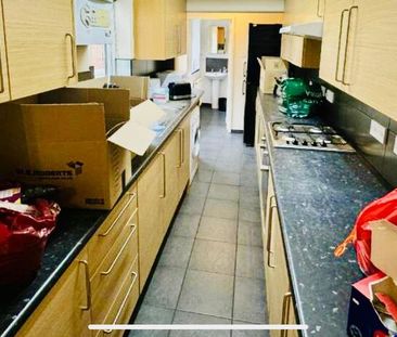 5 bedroom house share to rent - Photo 1