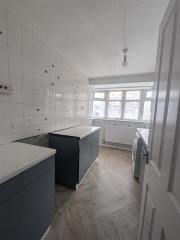 3 bedroom detached house to rent - Photo 5