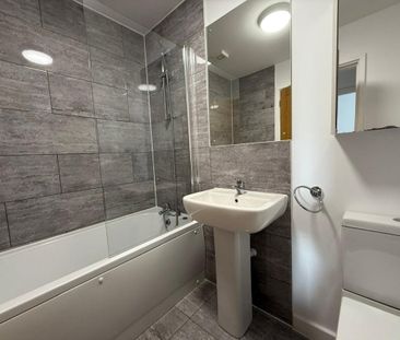 PETERBOROUGH - Photo 5