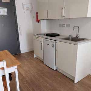 1 bedroom flat to rent - Photo 2