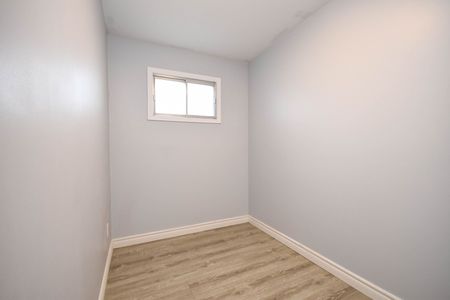 For Lease - 296 Altha Avenue Unit# Unit 2, Vanier and Kingsview Park, Ontario - Photo 2