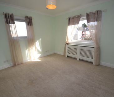 3 bed flat to rent in Fieldhead Drive, Glasgow, G43 - Photo 2