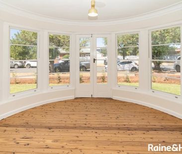 FULLY RENOVATED CENTRAL HOME - Photo 2