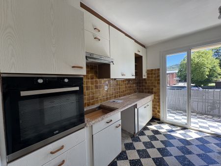 Location Appartement 3 pièces 70m² BRIGNOLES 83170 - Photo 2