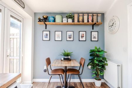 3 bedroom terraced house to rent - Photo 2