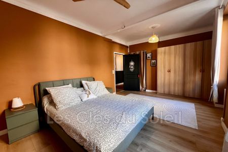 Location Appartement 3 pièces 79m² HYERES 83400 - Photo 3