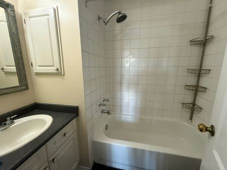 For Lease - 9 Upwood Place, Brampton, Ontario - Photo 3