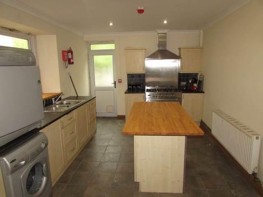 5 bedroom house to rent - Photo 1