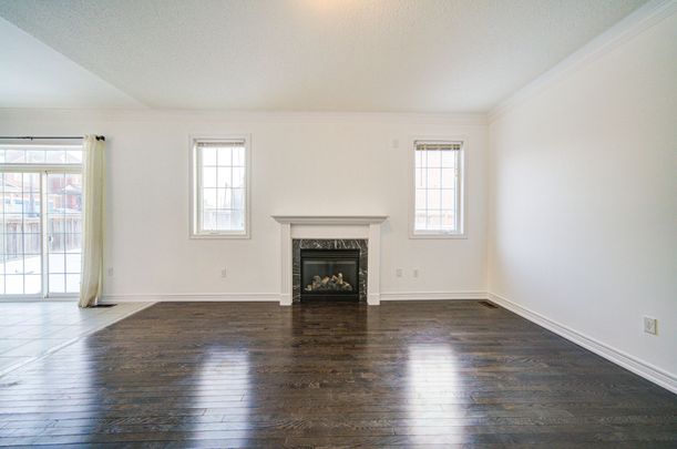 For Lease - 1137 Quick Street, Newmarket, Ontario - Photo 1