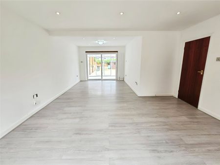 4 bedroom house to rent - Photo 3