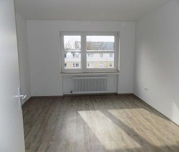 Neue Wohnung, neues Glück! Sanierte 3-Zimmer-Wohnung Bonn-Heiderhof - Photo 1