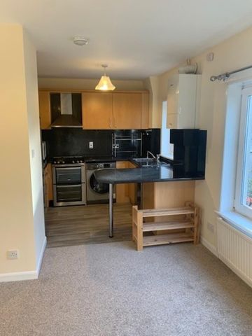 3 bedroom flat to rent - Photo 5