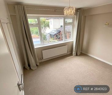 2 bedroom flat to rent - Photo 2