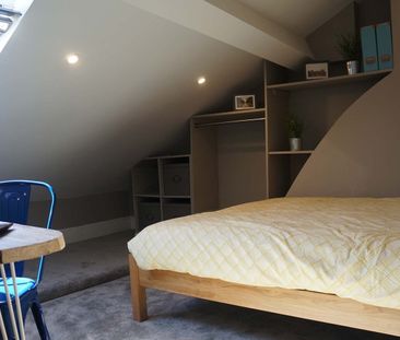 6 Bed Terraced House, Barrington Road, L15 - Photo 2