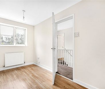 A three bedroom detached property situated within Long Eaton - Photo 5