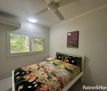 Move in for Christmas! 2 BEDROOMS: 1 BATHROOM: FULLY FURNISHED: CLO... - Photo 3