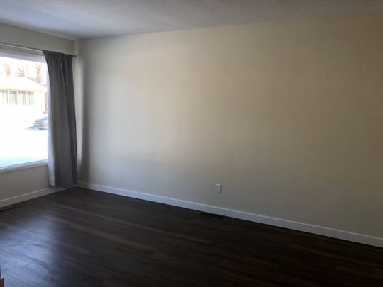 Small Pet Friendly, 2 Bedroom Duplex - Photo 1