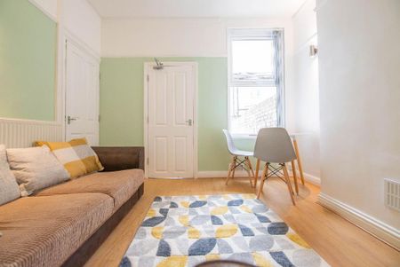 4 bedroom terraced house to rent - Photo 2