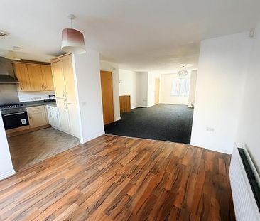 4 bedroom semi-detached house to rent - Photo 1
