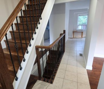 For Lease - 42 Cartier Crescent, Richmond Hill, Ontario - Photo 1