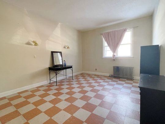 For Lease - 102 Twenty Fifth Street, Toronto, Ontario - Photo 1