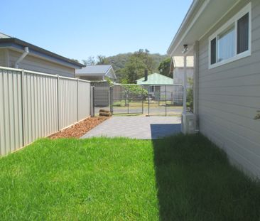 CENTRALLY LOCATED TWO BEDROOM HOME - Photo 6