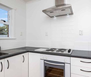 Beautiful 2 bedroom unit - Photo 1