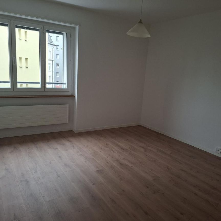A louer, 2 pièces, Grenier 20, La Chaux-de-Fonds - Photo 1